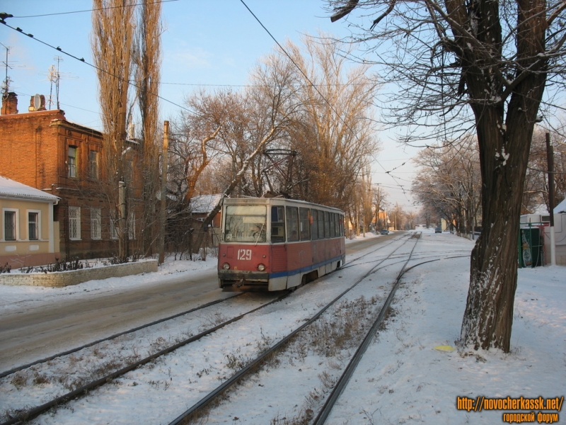 Новочеркасск: Трамвай на перекрестке Богдана Хмельницкого и Троицкой