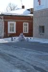 Ул. Пушкинская. Снежная скульптура перед пожарной частью