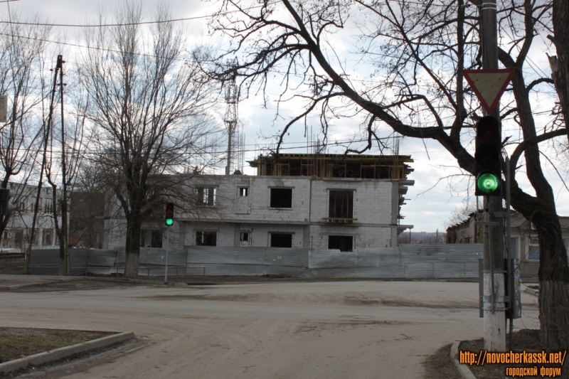 Новочеркасск: Строительство на ул. Пушкинской (пересечение с ул. Дубовского)