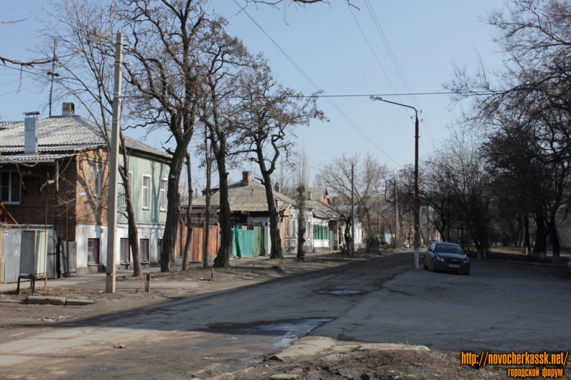 Новочеркасск: Вид на ул. Троицкую в сторону ул. Пушкинской