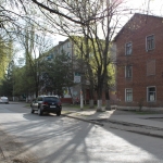 Улица Комарова. Вид с ул. Гвардейской
