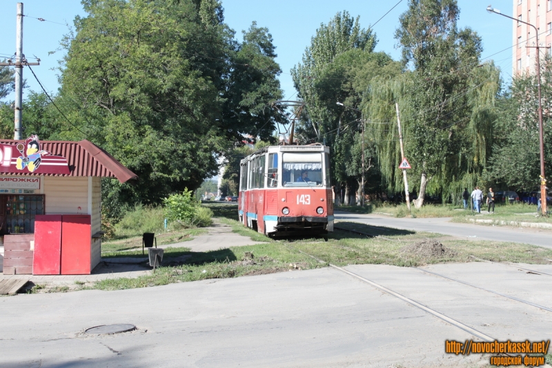 Новочеркасск: Трамвай на пересечении Троицкой и Михайловской