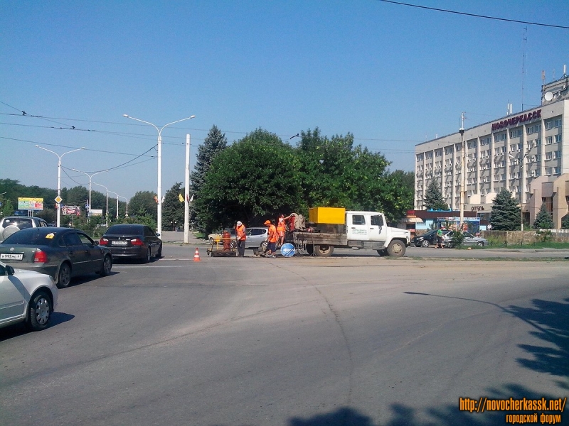 Новочеркасск: Площадь Юбилейная. Ремонт пересечения с трамвайными путями.