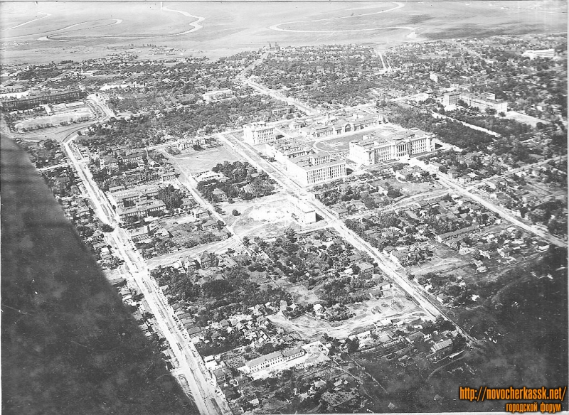 Новочеркасск: Вид с самолета пространства между ул. Михайловской и Пушкинской, с юга на север 1935-36г.
