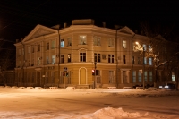 Военный госпиталь (угол Пушкинской и Платовского)