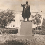 Памятник Ленину перед НЗСП (старая площадка)