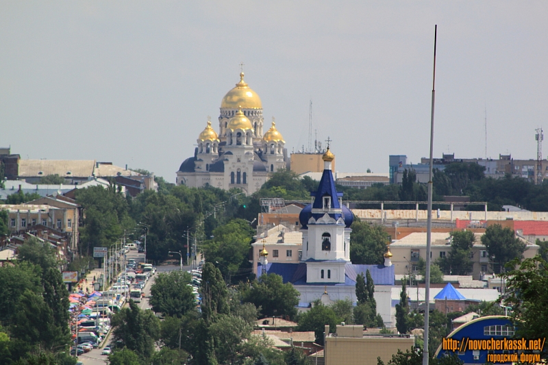 Новочеркасск: Вид на собор и Михайловский храм со старого Ростовского выезда