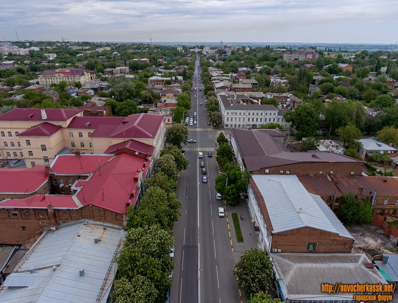 Новочеркасск: Панорама улицы Московской в сторону Троицкой площади