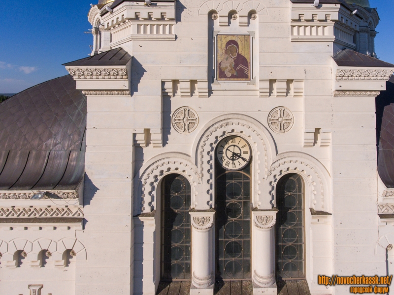 Новочеркасск: Икона и часы на соборе