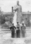 Памятник И. В. Сталину в Новочеркасском военном суворовском училище, 1963 год