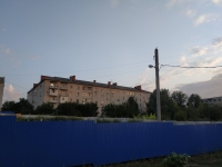 Площадка строительства дома. На фоне -  пр. Баклановский, 188
